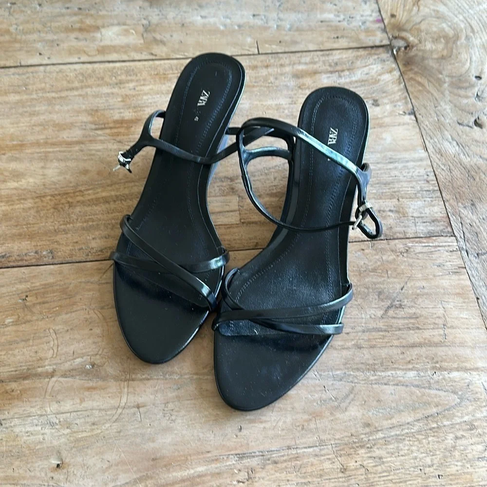 Zara Wedge Sandals — Black (Size 10)